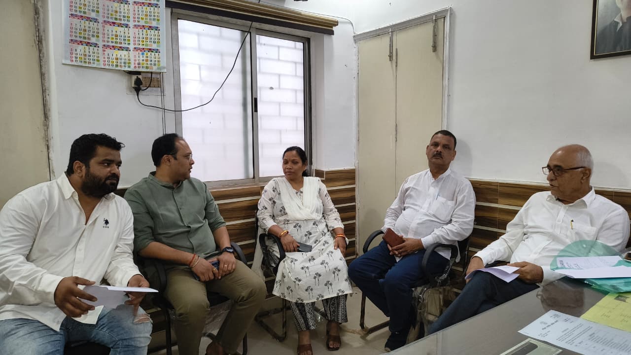 कांग्रेस की बैठक में वोट चोर गद्दी छोड़ अभियान जल्द शुरू करने का निर्देश