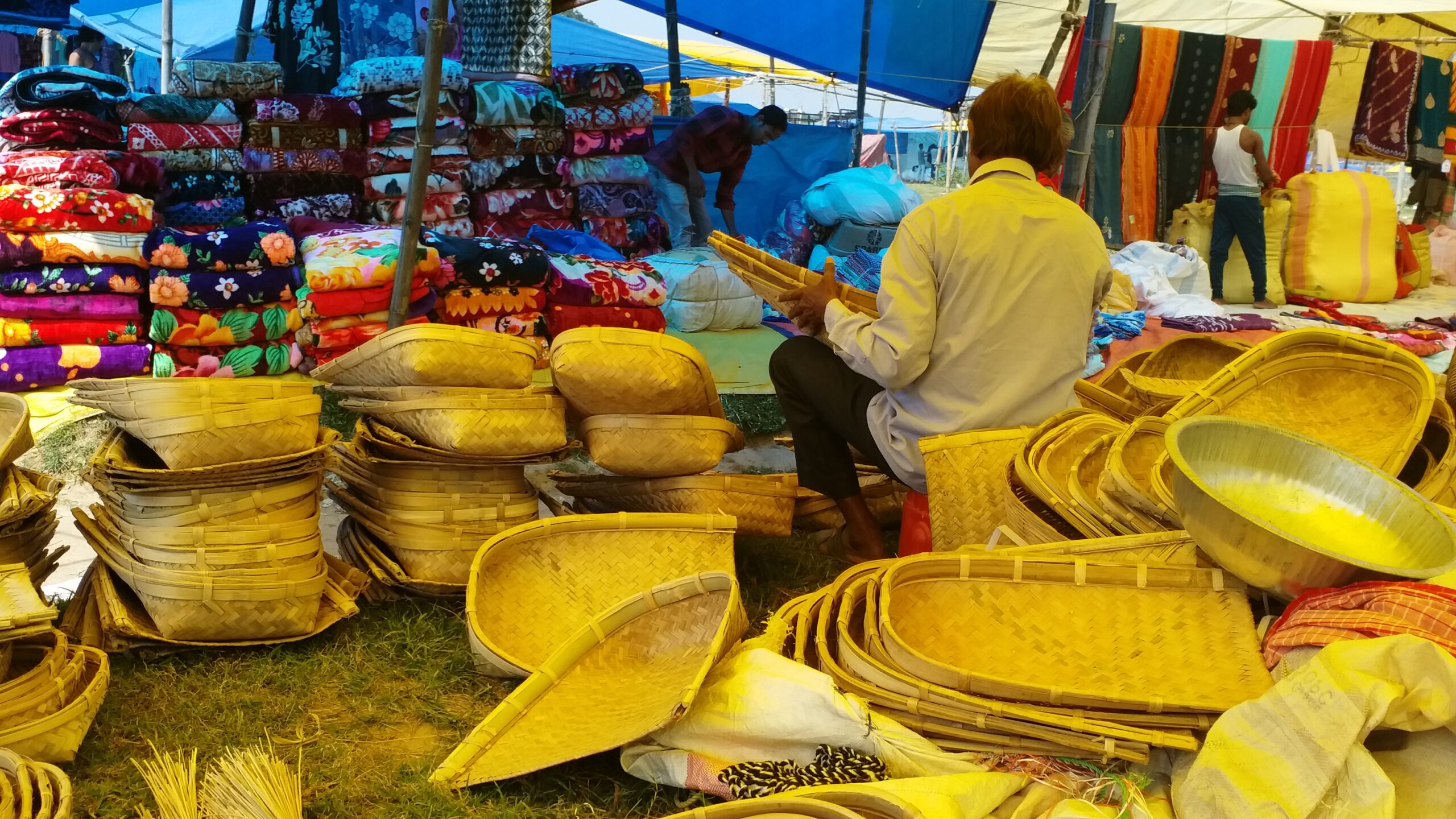 रांची में महापर्व छठ के लिए बाजार तैयार , बाजारों में सूप-दउरा और पूजन सामग्रियों की बिक्री शुरू