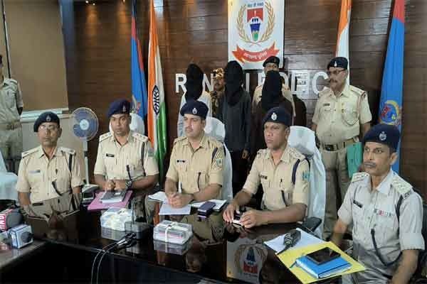 रांची में ब्राउन शुगर के साथ 3 तस्कर गिरफ्तार