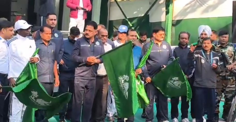 झारखंड स्थापना दिवस पर साइकिल रैली का आगाज, मंत्री सुदिव्य कुमार ने दिखाई हरी झंडी