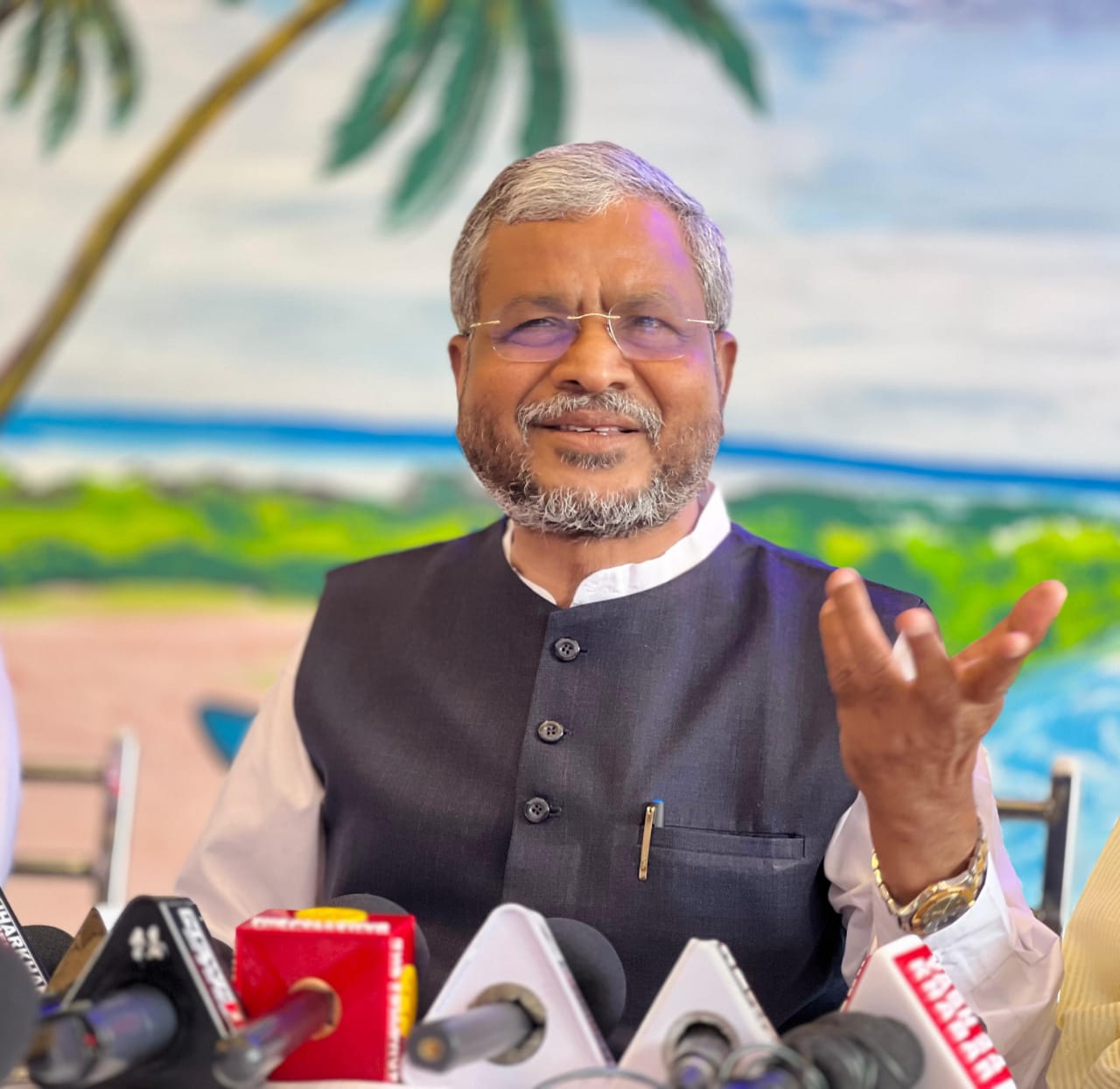 वन विभाग की कार्यशैली पर नेता प्रतिपक्ष ने उठाया सवाल, कहा- एक आईएफएस अधिकारी के जिम्मे आधा बजट, आठ अधिकारी वेटिंग में