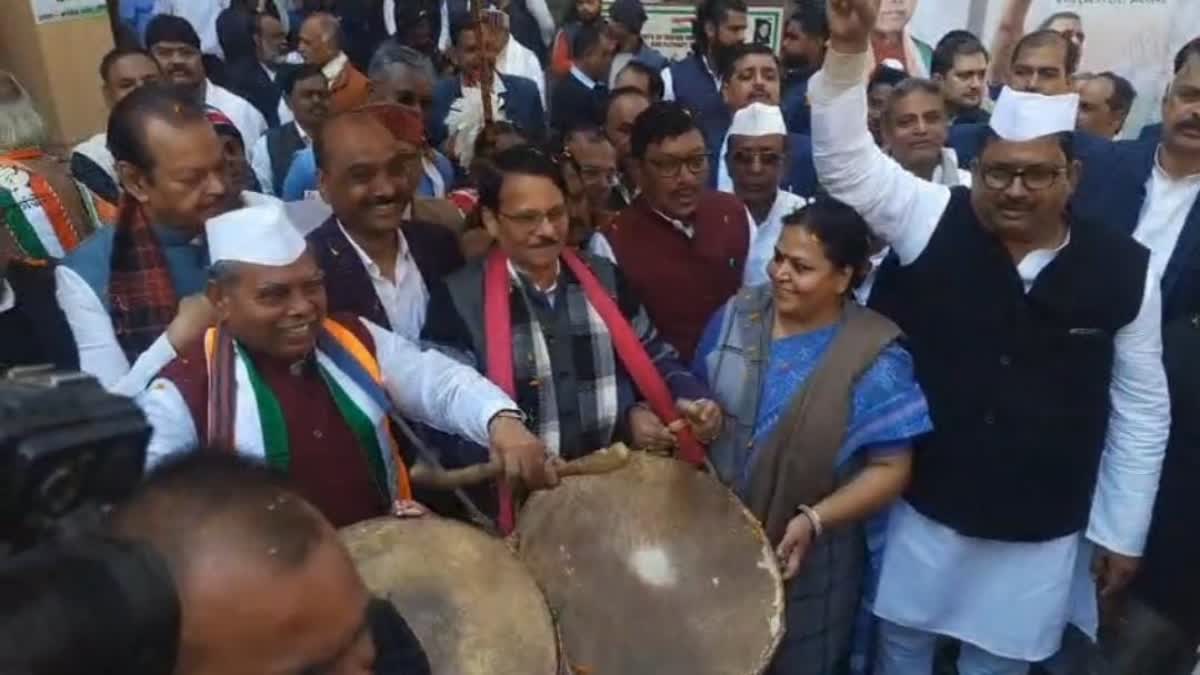 प्रदेश कांग्रेस ने पार्टी के 140 वें स्थापना दिवस मनाया   ‘सियासी वनवास’ वरिष्ठ नेताओं को किया गया सम्मान