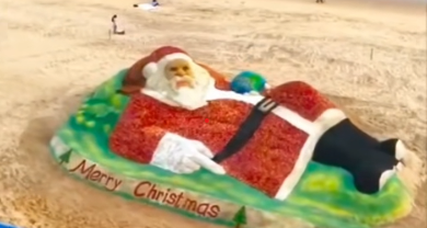 सुदर्शन पटनायक की सेब–रेत से बनी सांता क्लॉज़ कलाकृति ने बनाया विश्व रिकॉर्ड