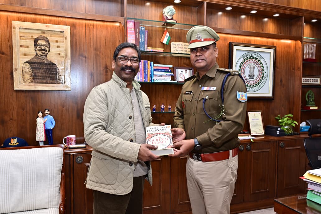 मुख्यमंत्री हेमन्त सोरेन से प्रशासनिक एवं पुलिस अधिकारियों की शिष्टाचार भेंट, नववर्ष 2026 की दी बधाई