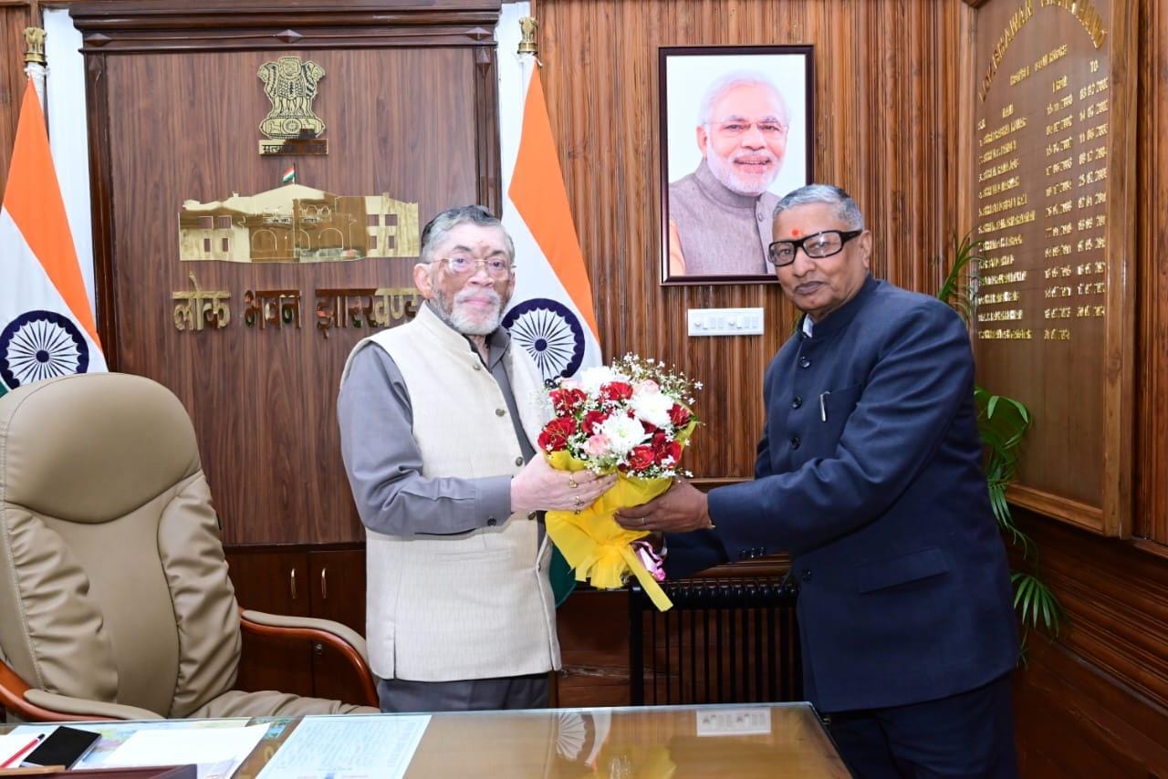सांसद कालीचरण सिंह ने राज्यपाल से की शिष्टाचार मुलाकात