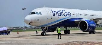 बर्ड हिट के कारण इंडिगो की विमान रात में वाराणसी डायवर्ट, सभी यात्री सुरक्षित