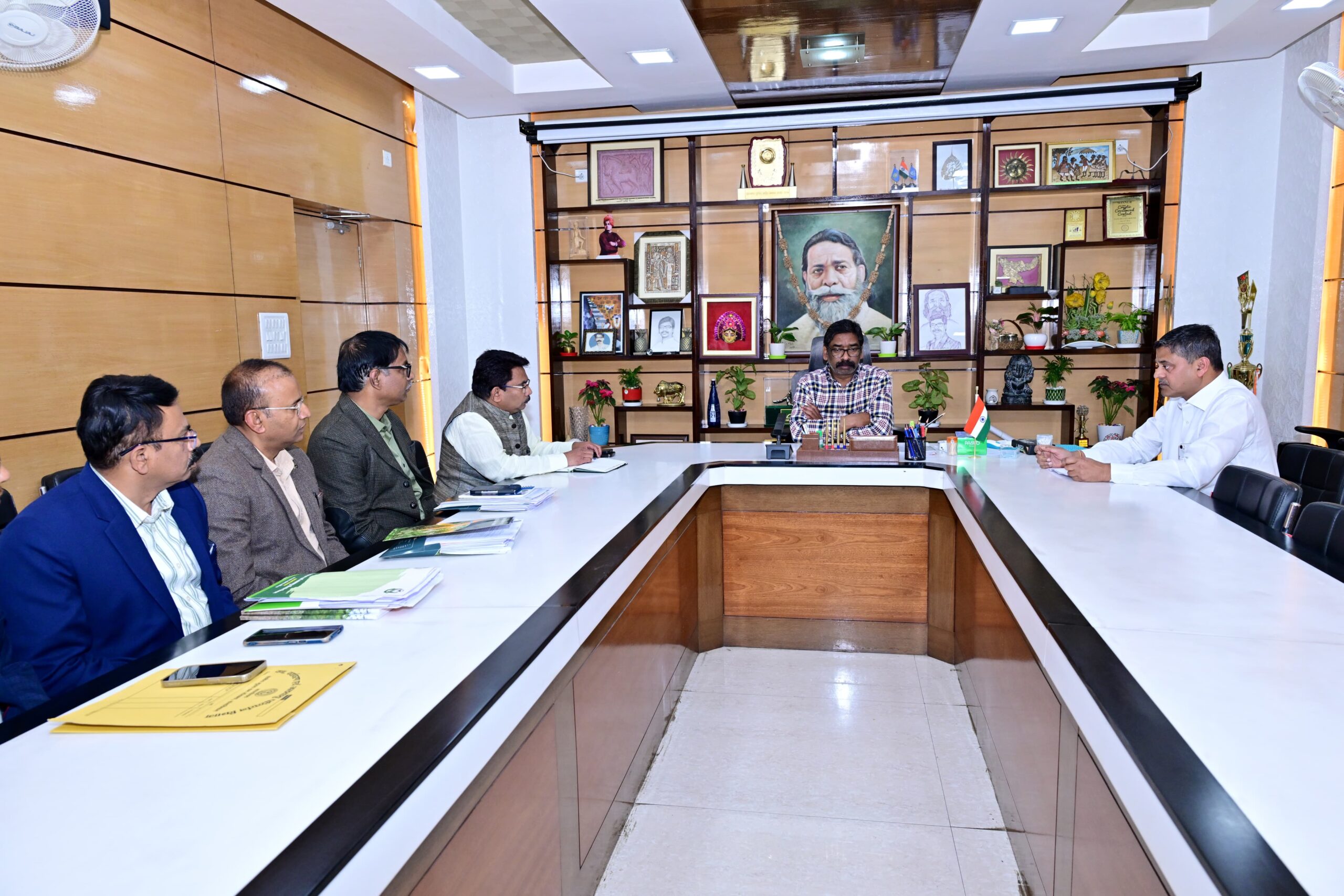 वन विभाग हाथी हमलों से बचाव और सुरक्षा के लिए जल्द प्रभावी कदम उठाए : हेमंत सोरेन