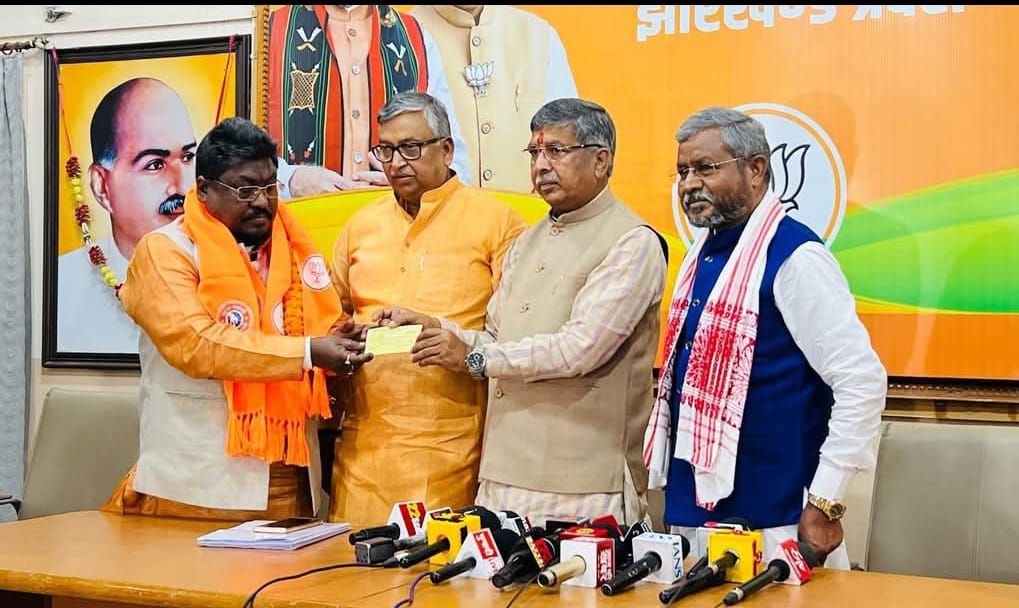 पूर्व मंत्री दुलाल भुइयां भाजपा में हुए शामिल, कहा  भाजपा   छोड़ अब कहीं नहीं जाऊंगा