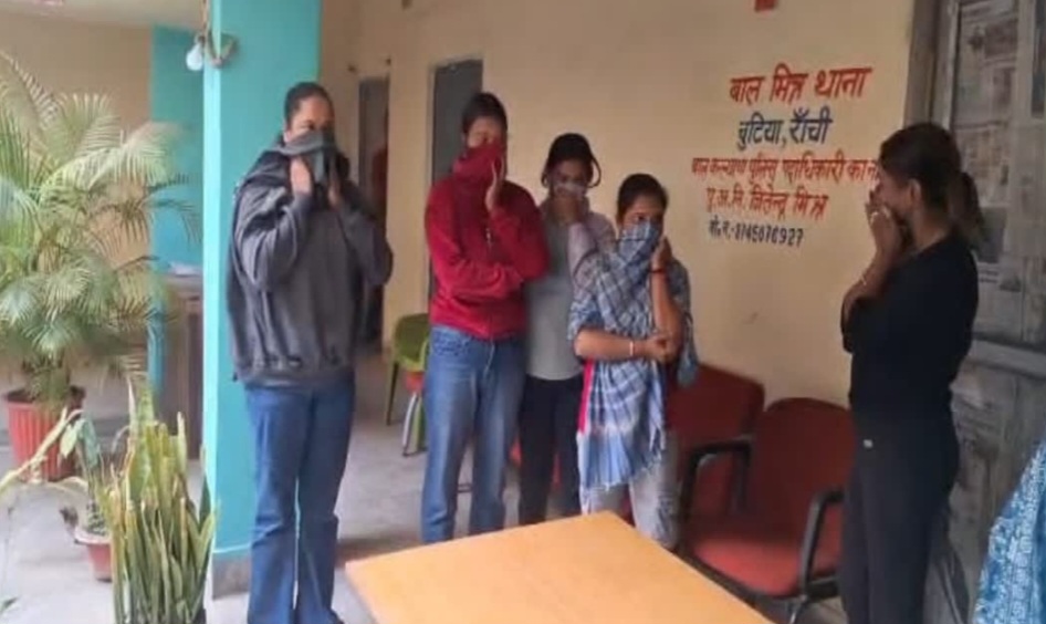 रांची में देह व्यापार गिरोह का पर्दाफाश, पुलिस की छापेमारी में आठ गिरफ्तार