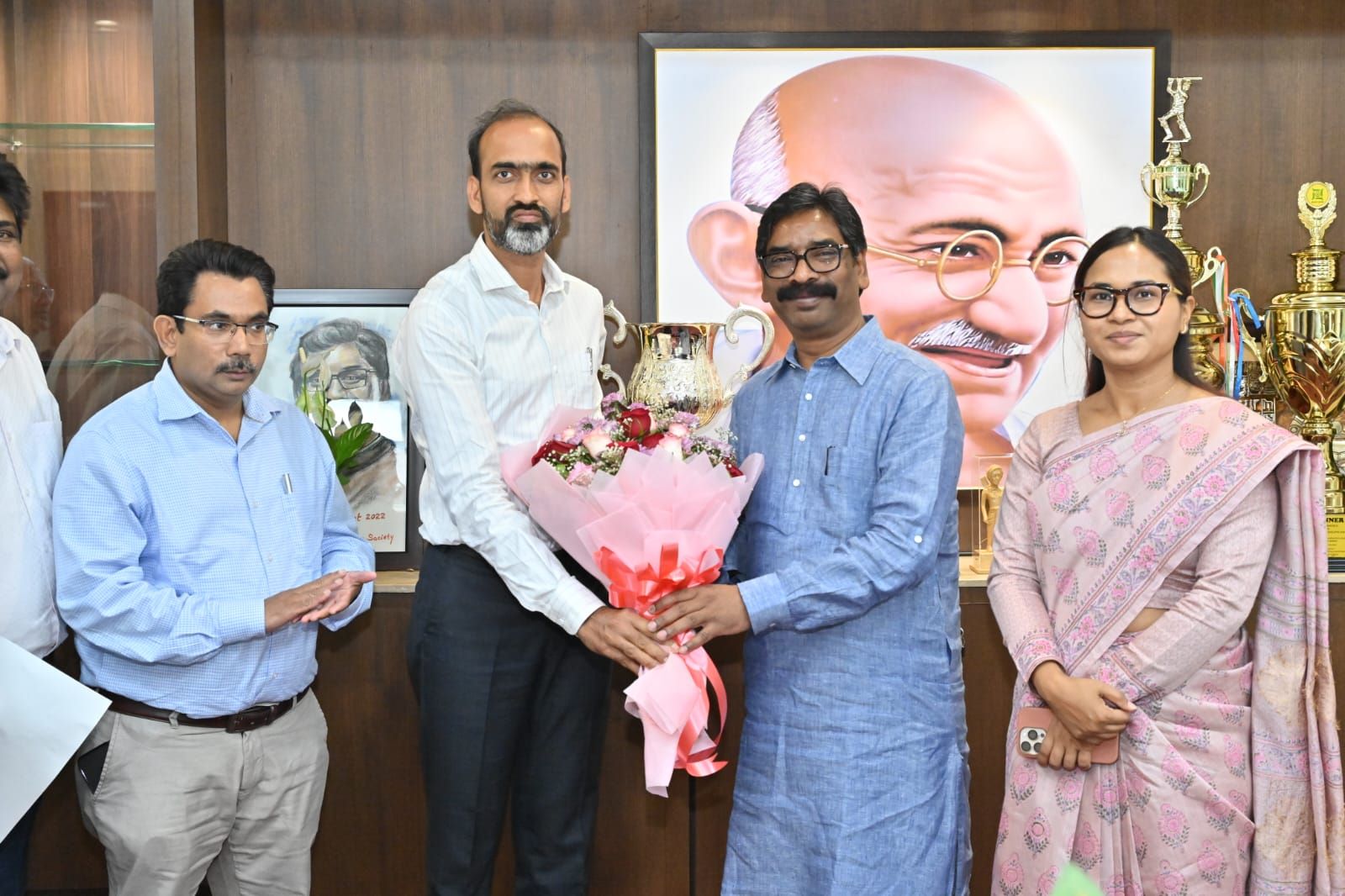 मुख्यमंत्री हेमंत सोरेन से असम जातीय परिषद के अध्यक्ष लूरिनज्योति गोगोई की मुलाकात