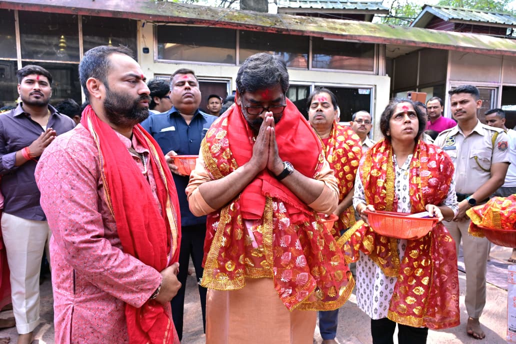 मुख्यमंत्री श्री हेमन्त सोरेन ने मां कामाख्या मंदिर में की पूजा-अर्चना